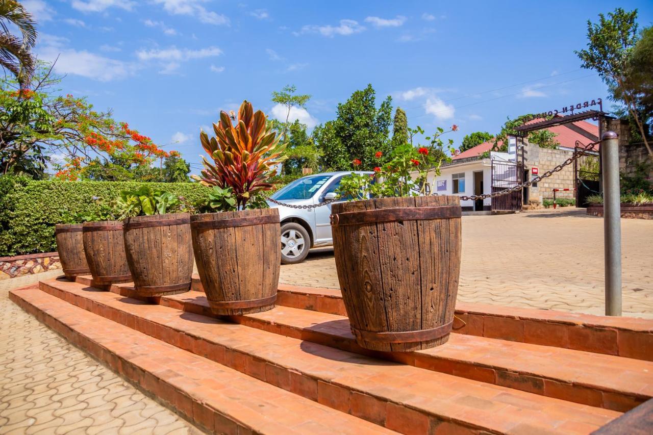 Garden Courts Hotel Masaka Buitenkant foto