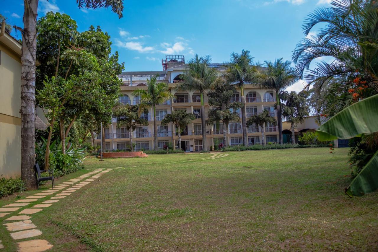 Garden Courts Hotel Masaka Buitenkant foto