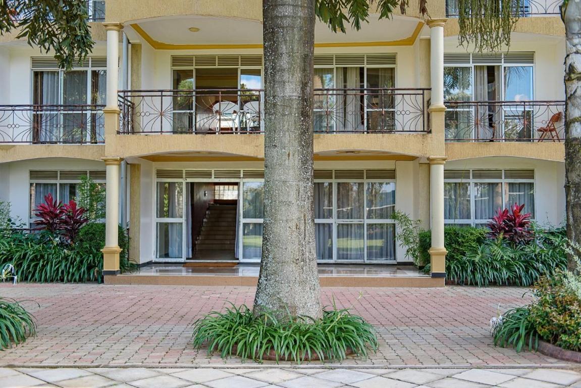 Garden Courts Hotel Masaka Buitenkant foto