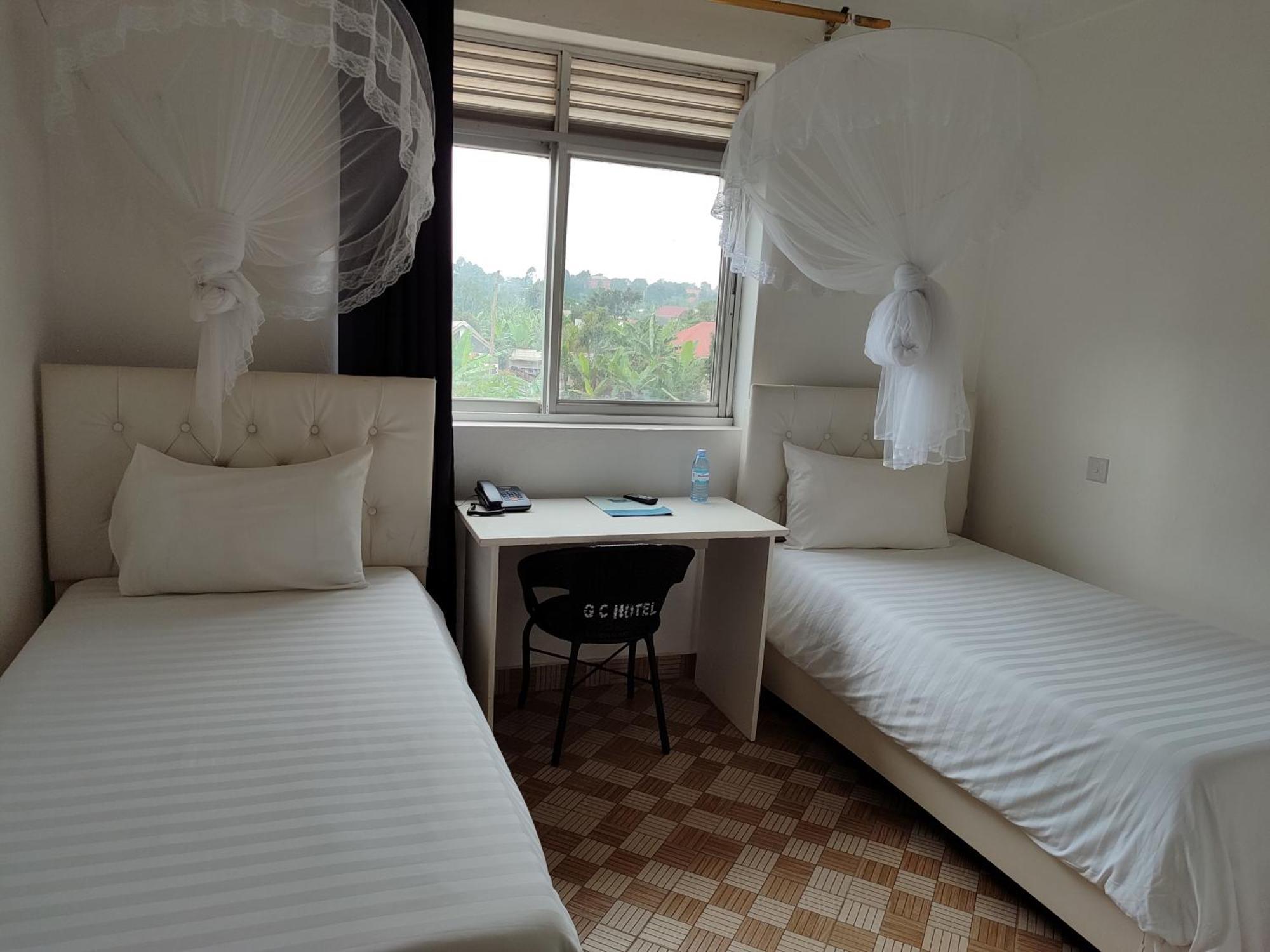 Garden Courts Hotel Masaka Buitenkant foto