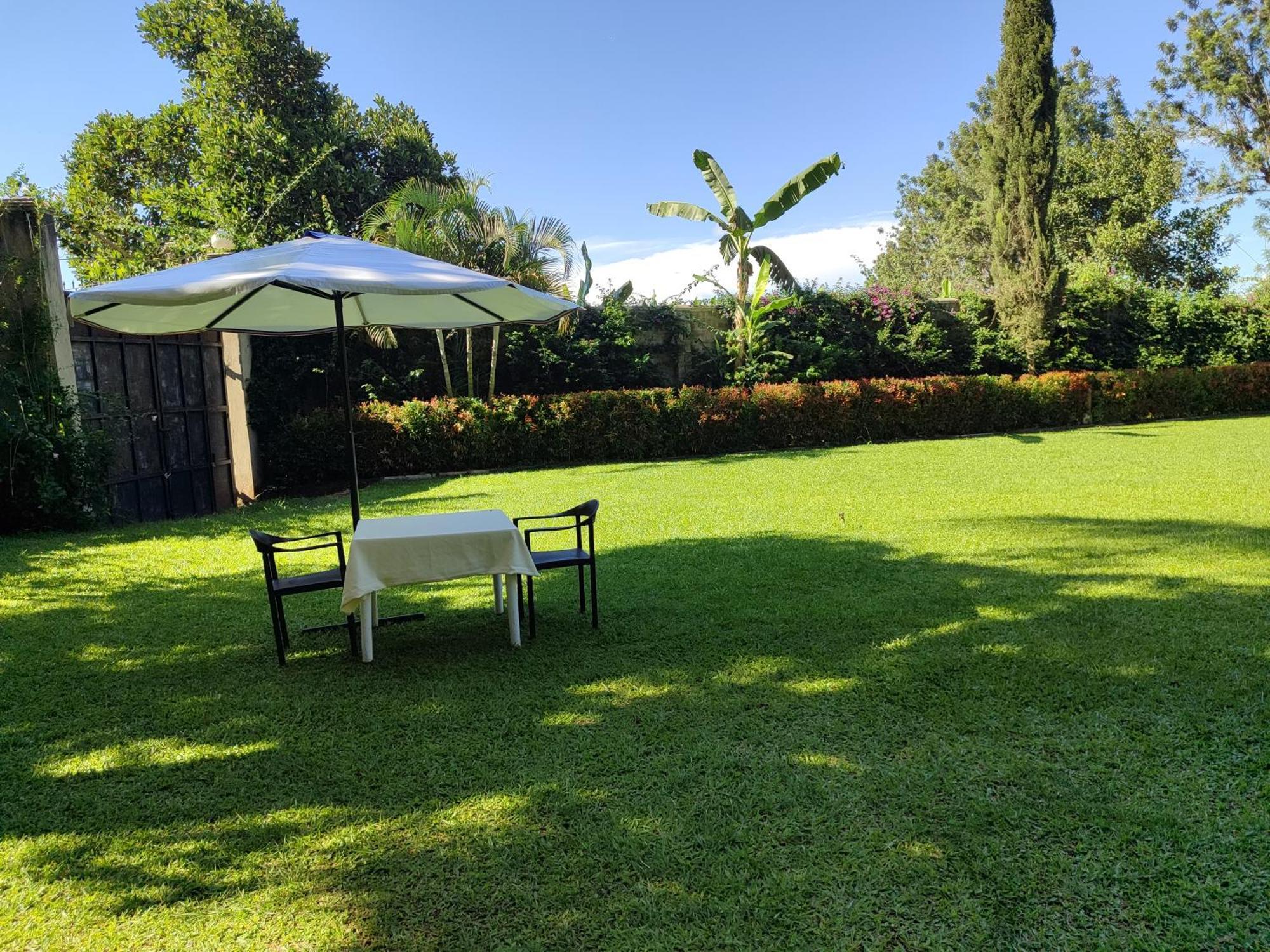 Garden Courts Hotel Masaka Buitenkant foto